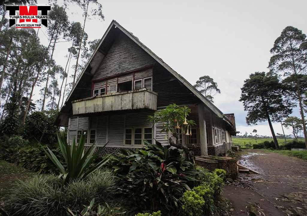 rumah pengabdi setan